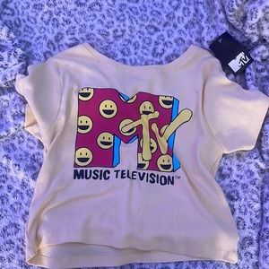 MTV smiley face cropped tee